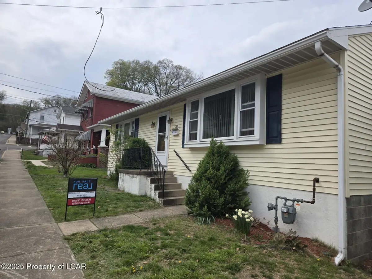 28 W Butler Street, Shickshinny in Shickshinny