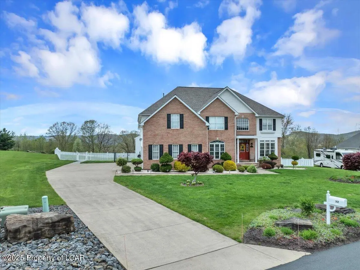 32 Ivy Lane, Pittston in Pittston