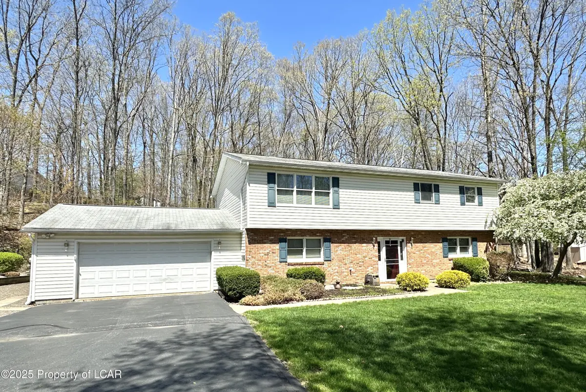 33 Woodmere Drive, Drums in Drums