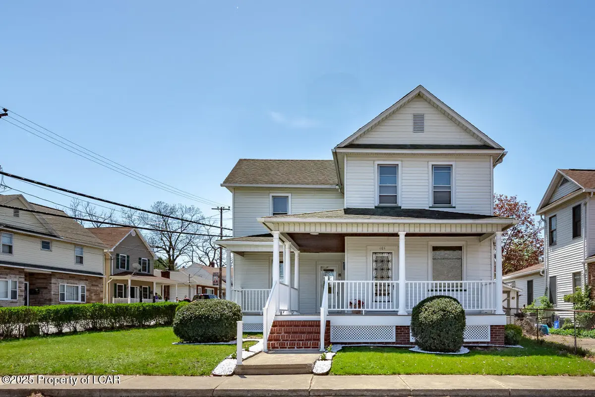 101 Lincoln Street, Dupont in Dupont