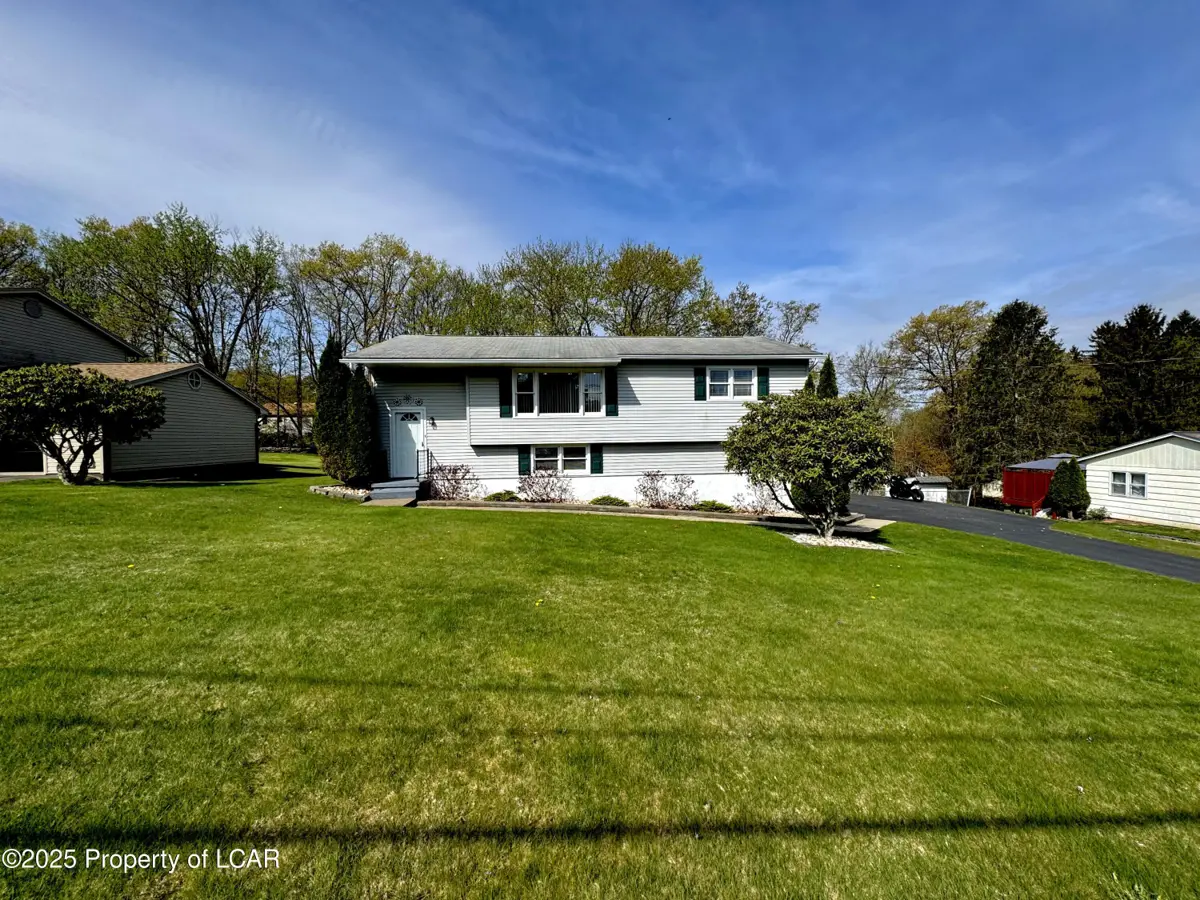 253 Grandview Avenue, Mountain Top in Mountain Top