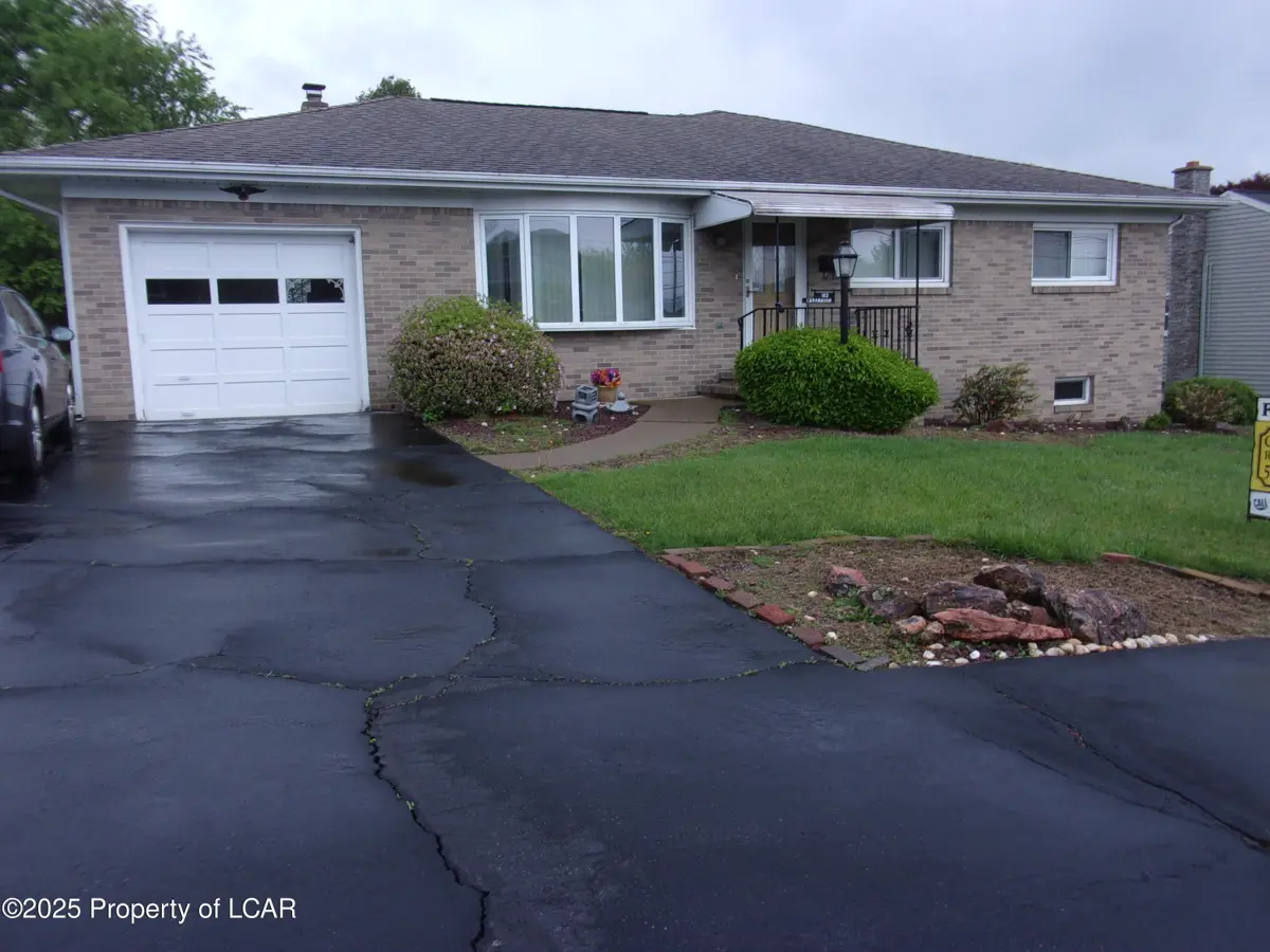 103 Hillcrest Drive, Duryea in Duryea