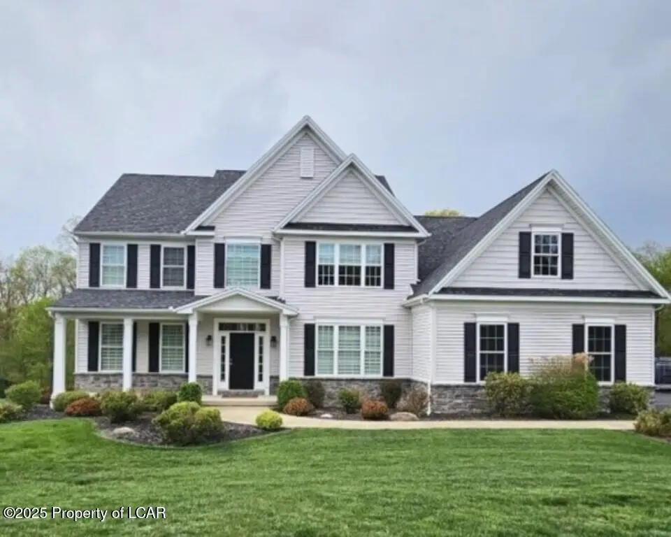 1124 Woodberry Drive, Mountain Top in Mountain Top