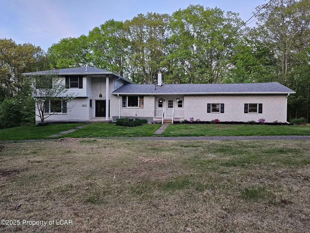 477 Sweet Valley Road, Hunlock Creek in Hunlock Creek