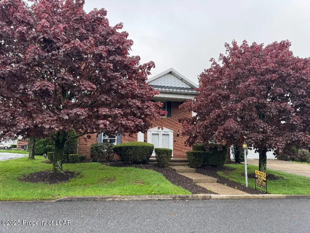 810 E 11th Street, Hazleton in Hazleton