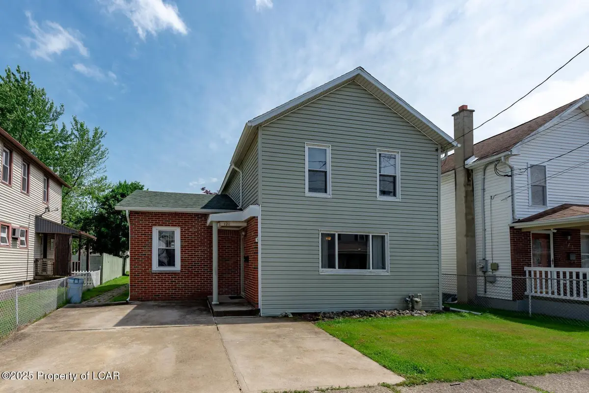 121 Cedar Street, Exeter in Exeter