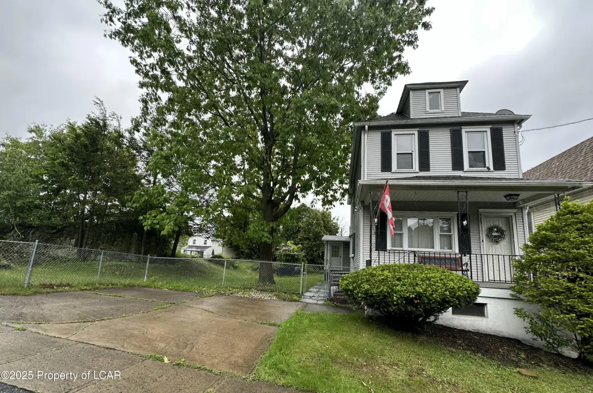 25 Oaklawn Avenue, Hanover Township in Hanover Township