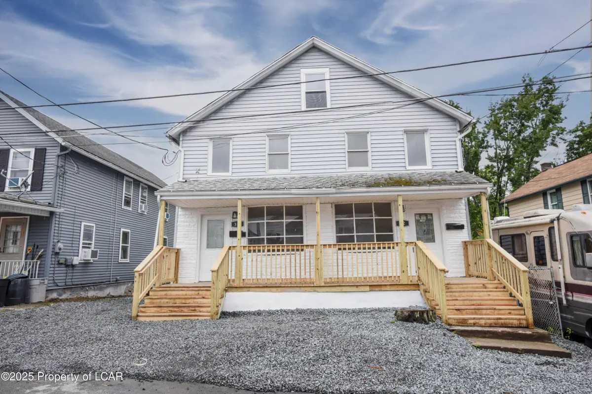 32 Larkin Street, Larksville in Larksville