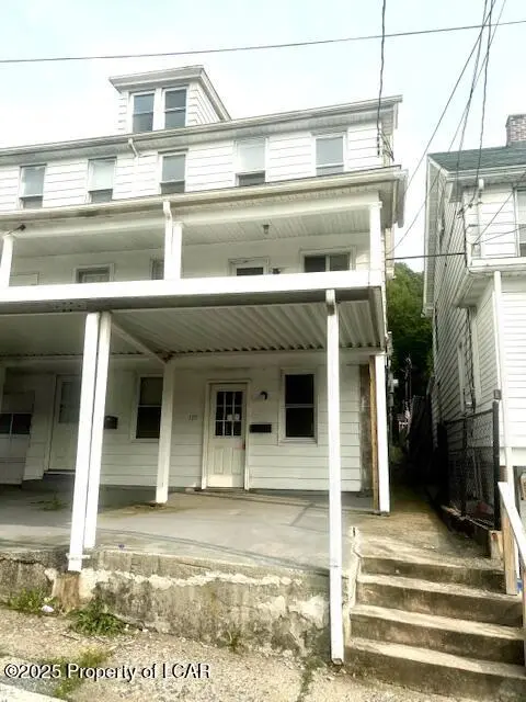 105 W Ridge Street, Nesquehoning in Nesquehoning