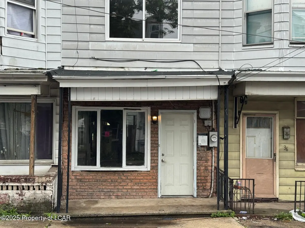 38 S 10th Street, Mahanoy City in Mahanoy City