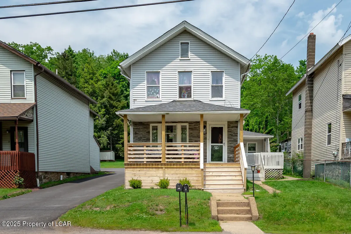 130 Woodlawn Avenue, Mountain Top in Mountain Top