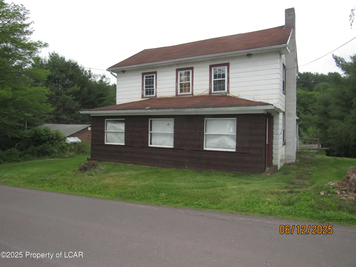 355 Spring Hill Drive, Hunlock Creek in Hunlock Creek