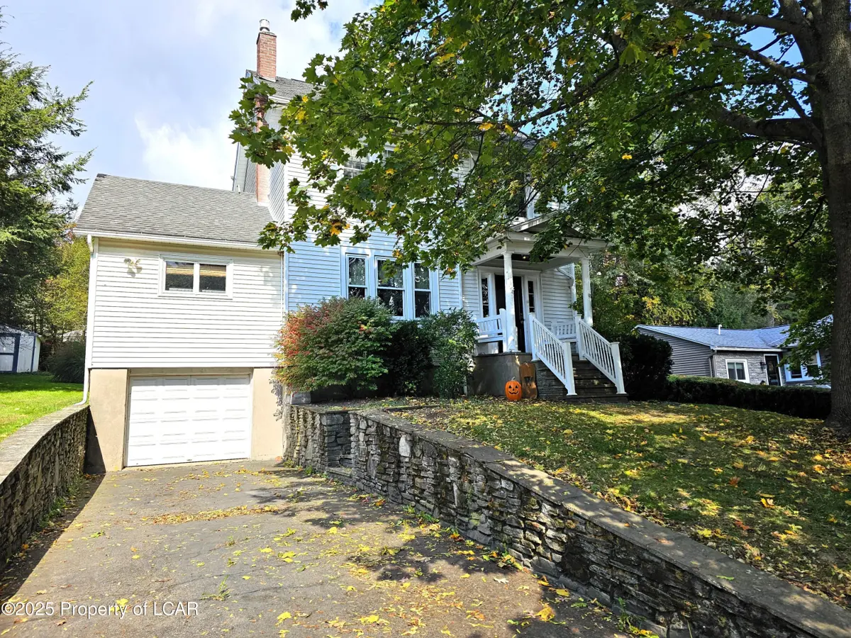 91 W Mt Airy Road, Shavertown in Shavertown