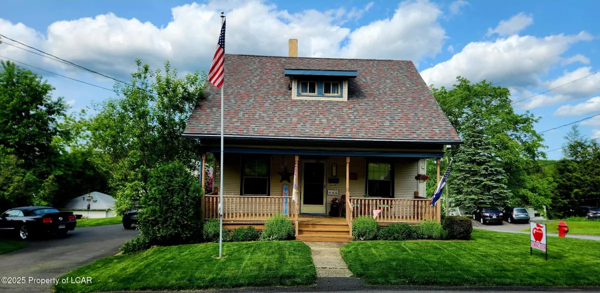 111 N Pioneer Avenue, Shavertown in Shavertown