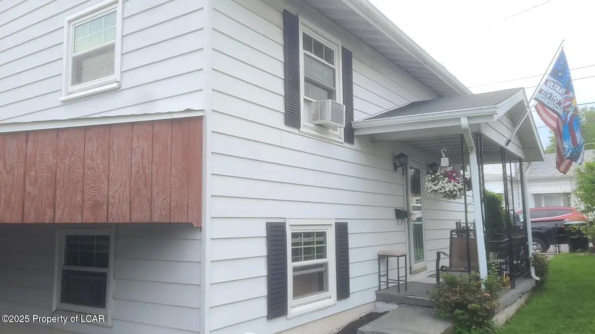22 E Clay Avenue, West Hazleton in West Hazleton