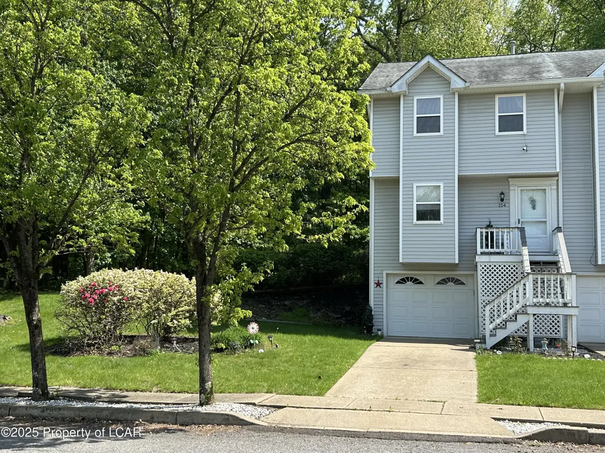 154 Red Fox Lane, Hanover Township in Hanover Township