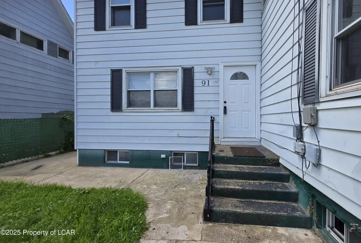 91 Beaumont Street, Wilkes-Barre, PA 187102 in Wilkes-Barre