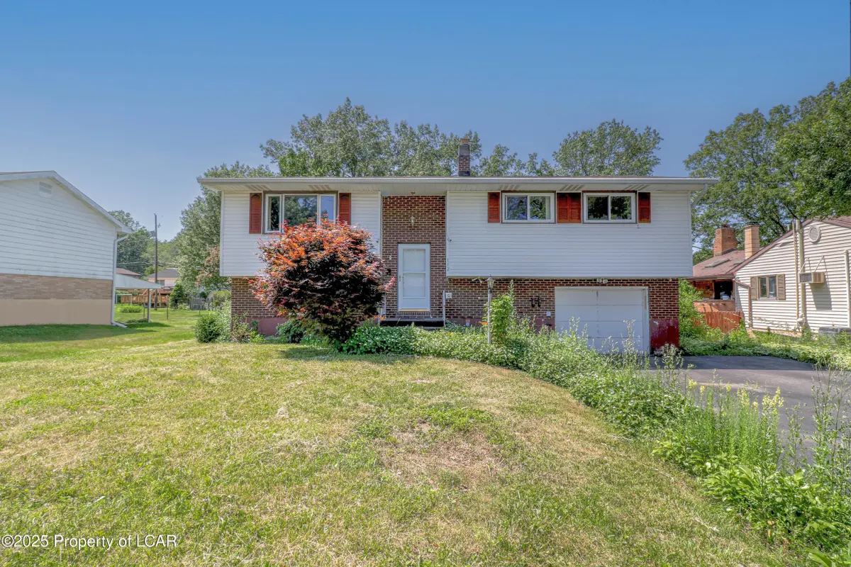 112 Bent Pine Trail, Hazle Township in Hazle Township