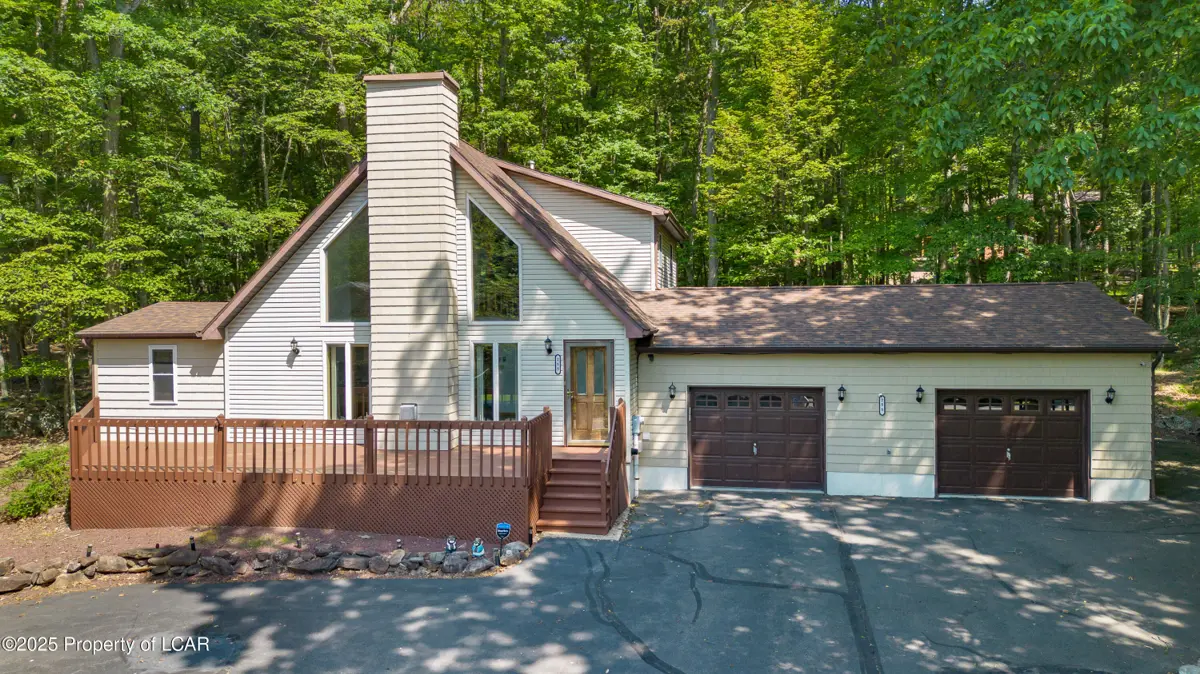 255 W Lake Valley Drive, Hazleton in Hazleton