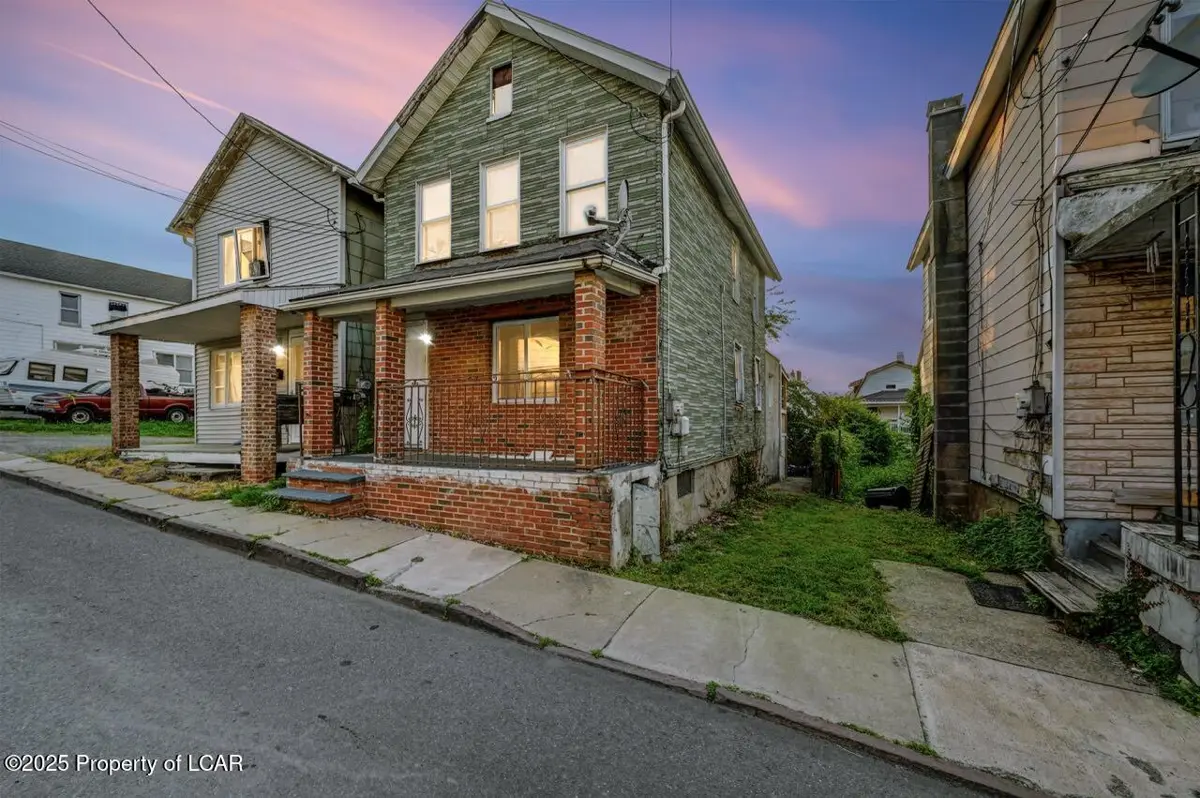22 HAYES Lane, Wilkes-Barre in Wilkes-Barre