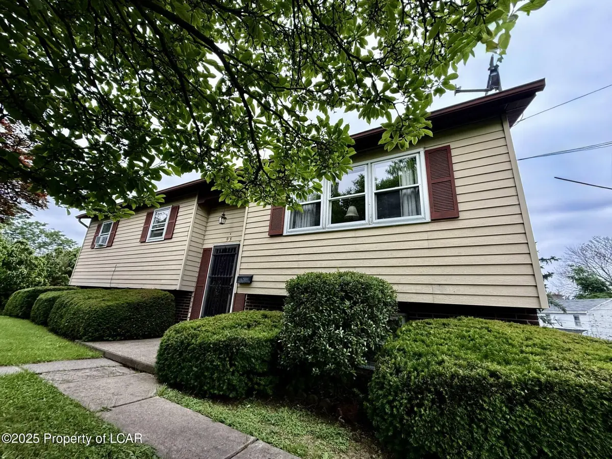 93 Amesbury Street, Plains in Plains