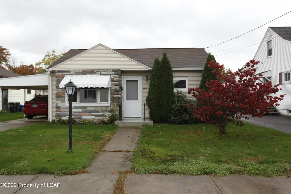 215 Lincoln Avenue, West Wyoming in West Wyoming