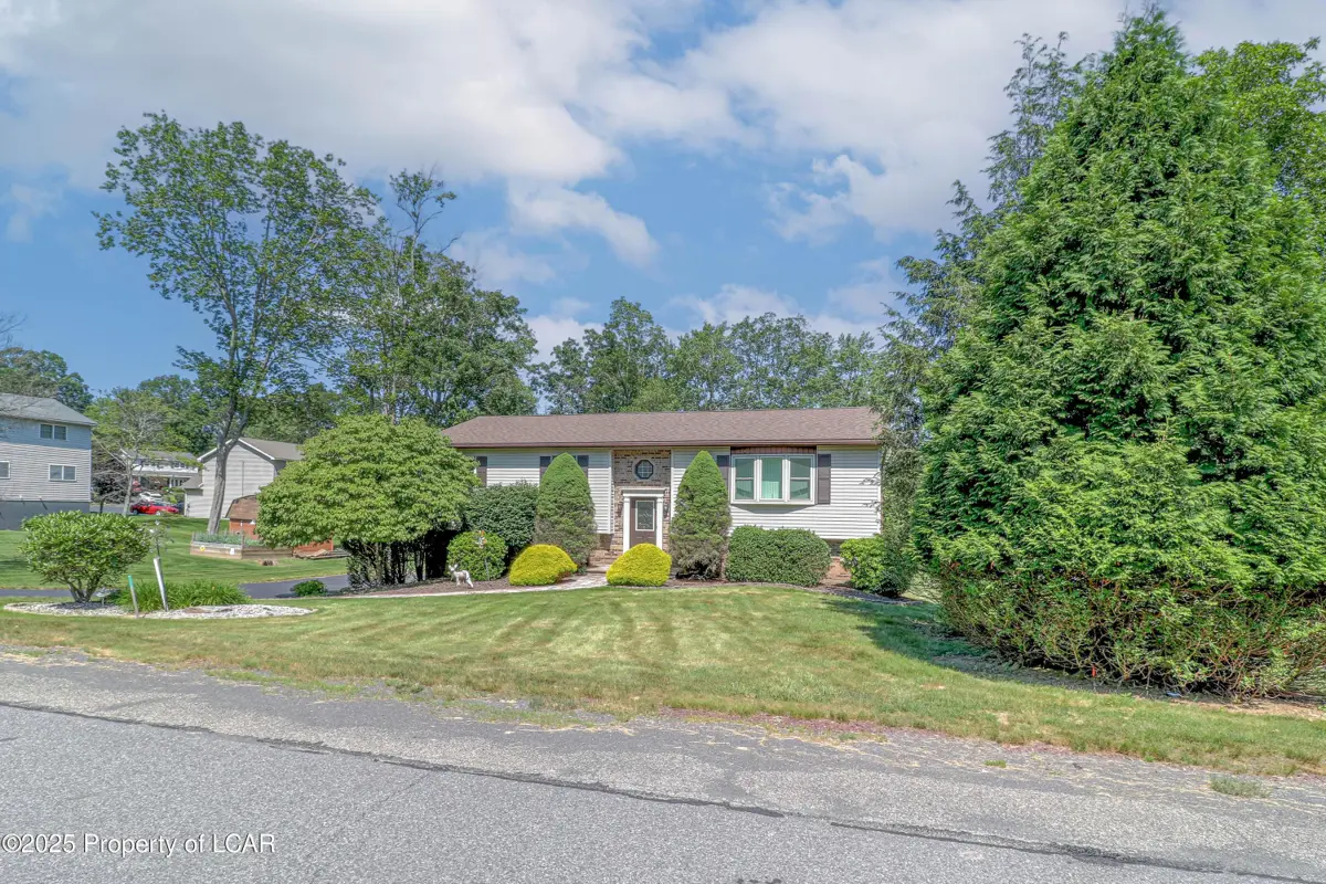 125 Fairwood Boulevard, Mountain Top in Mountain Top