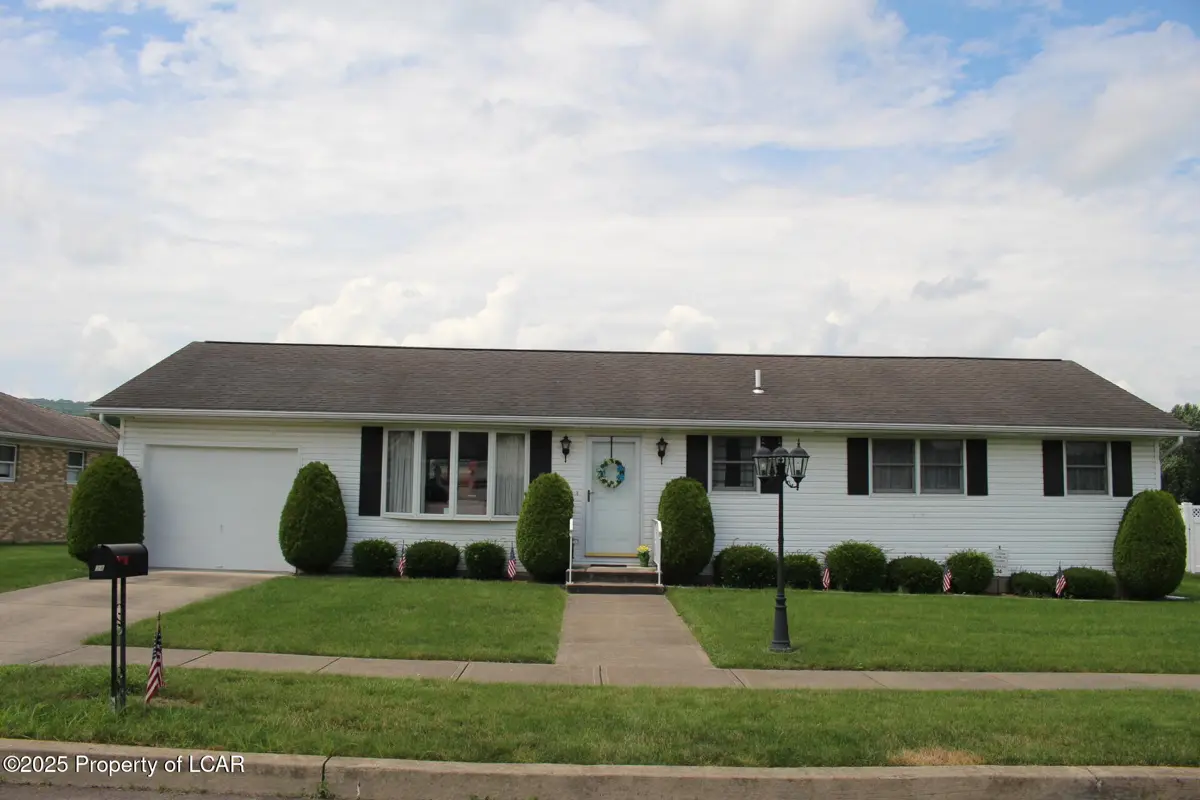 34 Jeffrey Drive, Larksville in Larksville