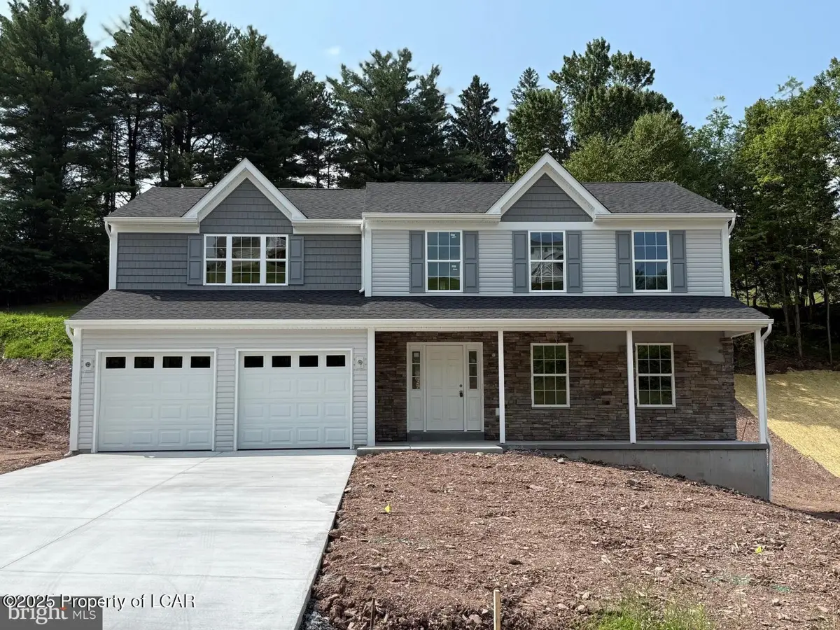 6 Country Club Road, Ashland in Ashland