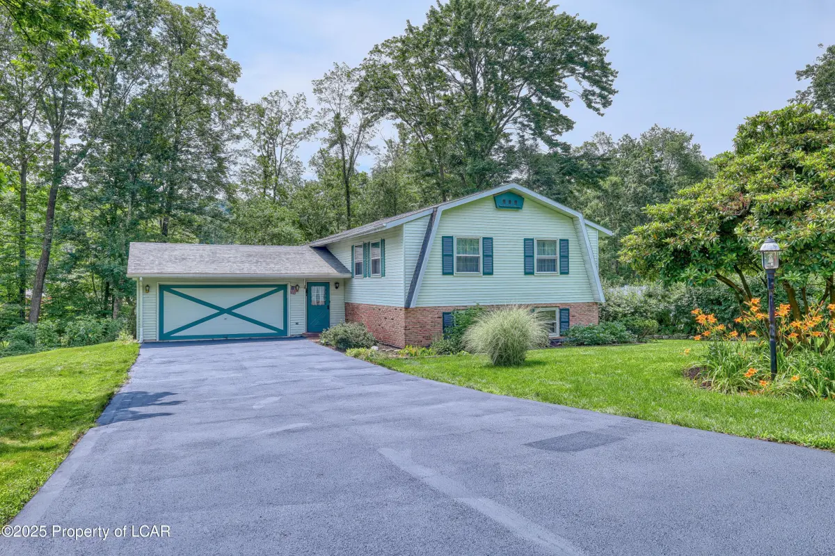 42 Walden Drive, Mountain Top in Mountain Top