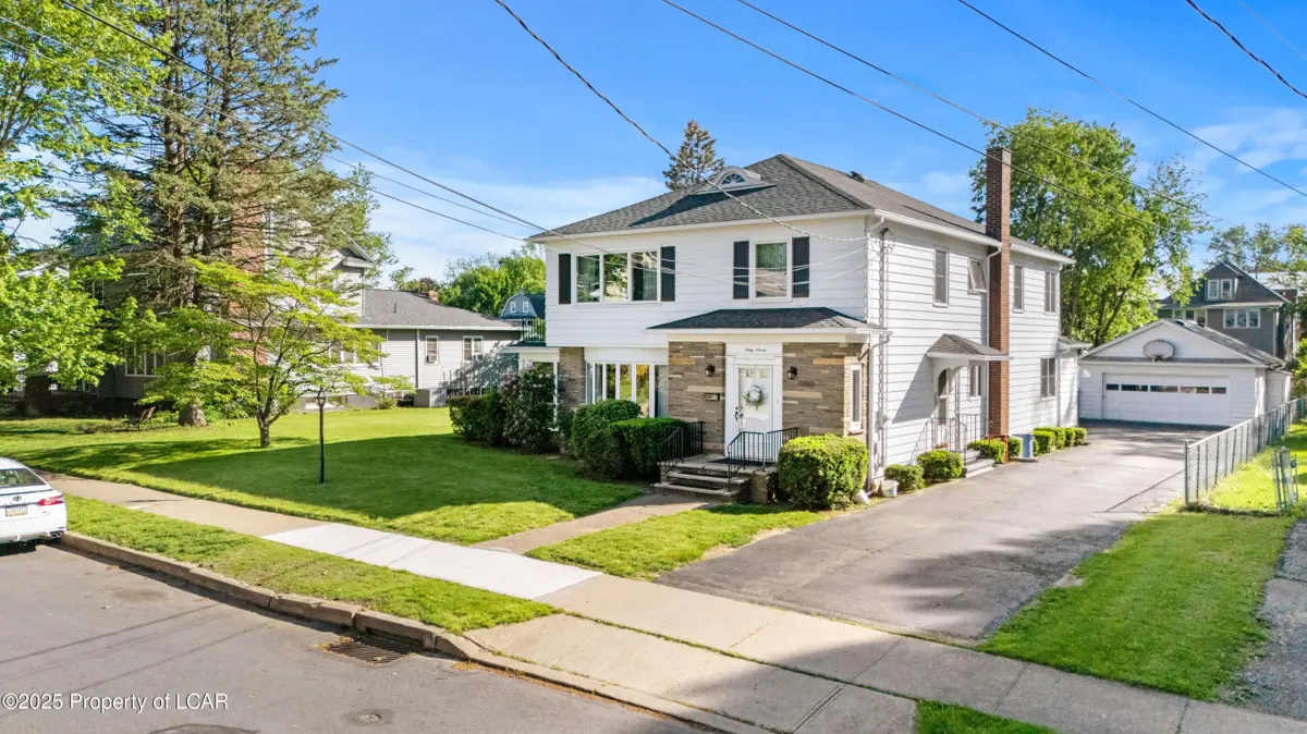 67 E Walnut Street, Kingston in Kingston