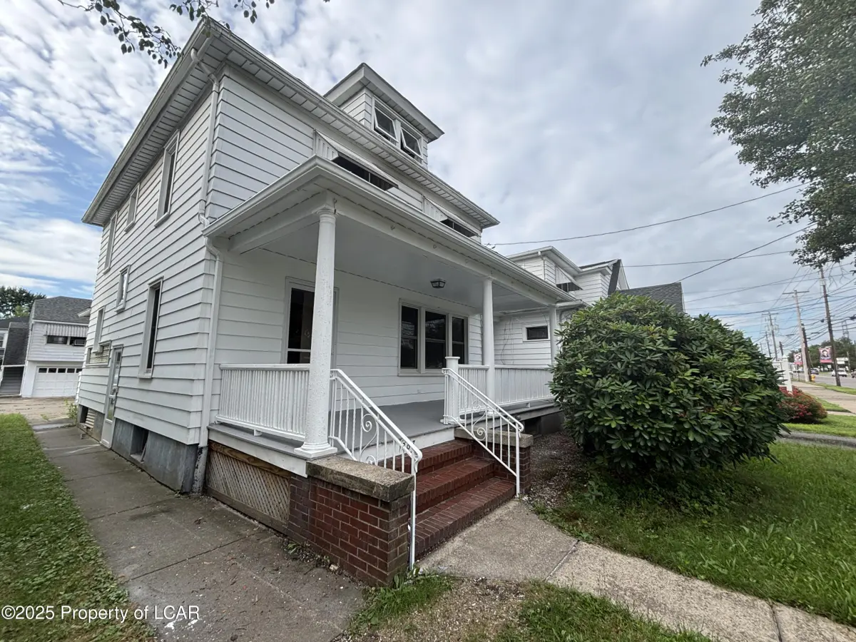 1287 Wyoming Avenue, Exeter in Exeter