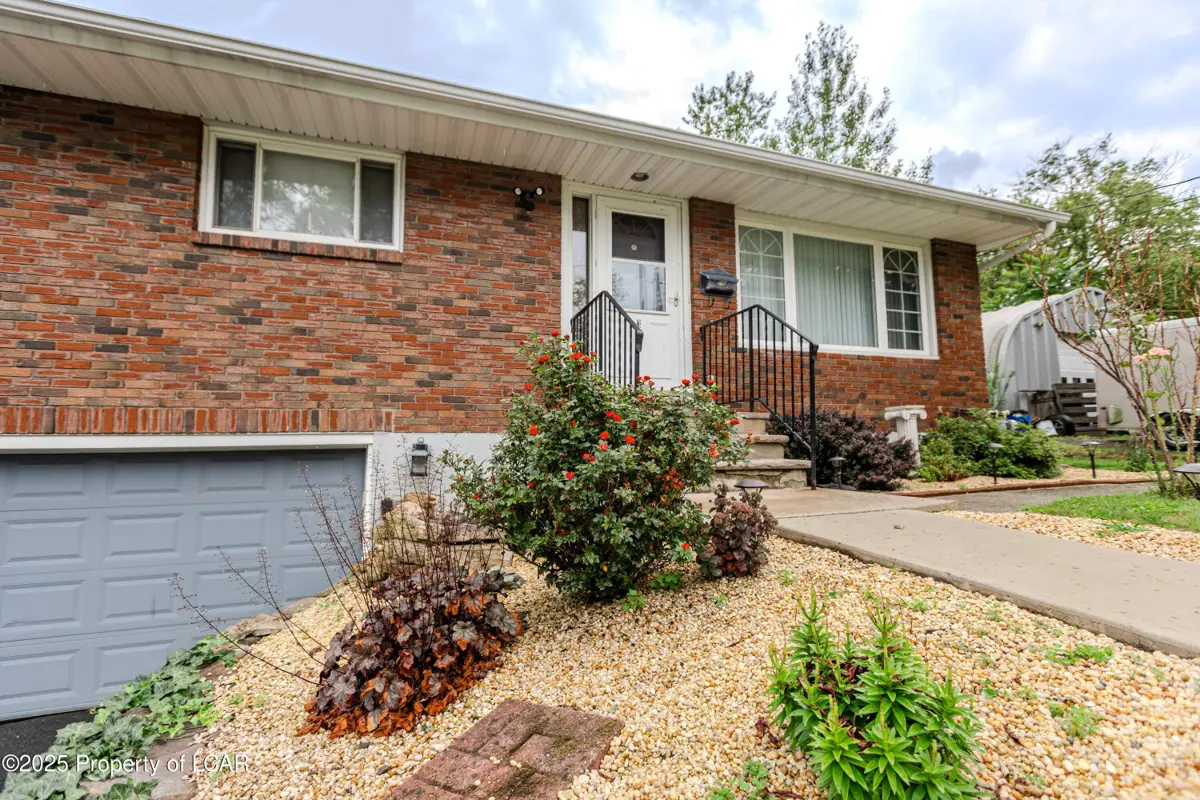310 Cypress Street, Throop in Throop