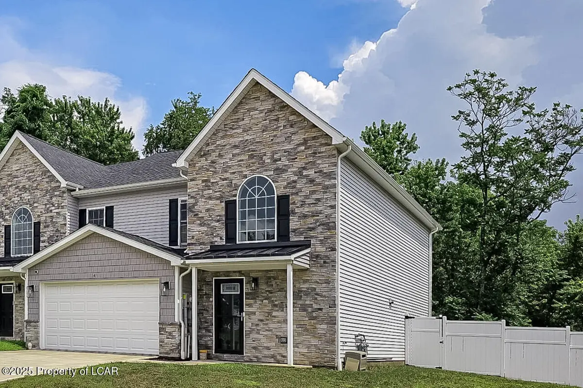 41 Maria Drive, Hanover Township in Hanover Township