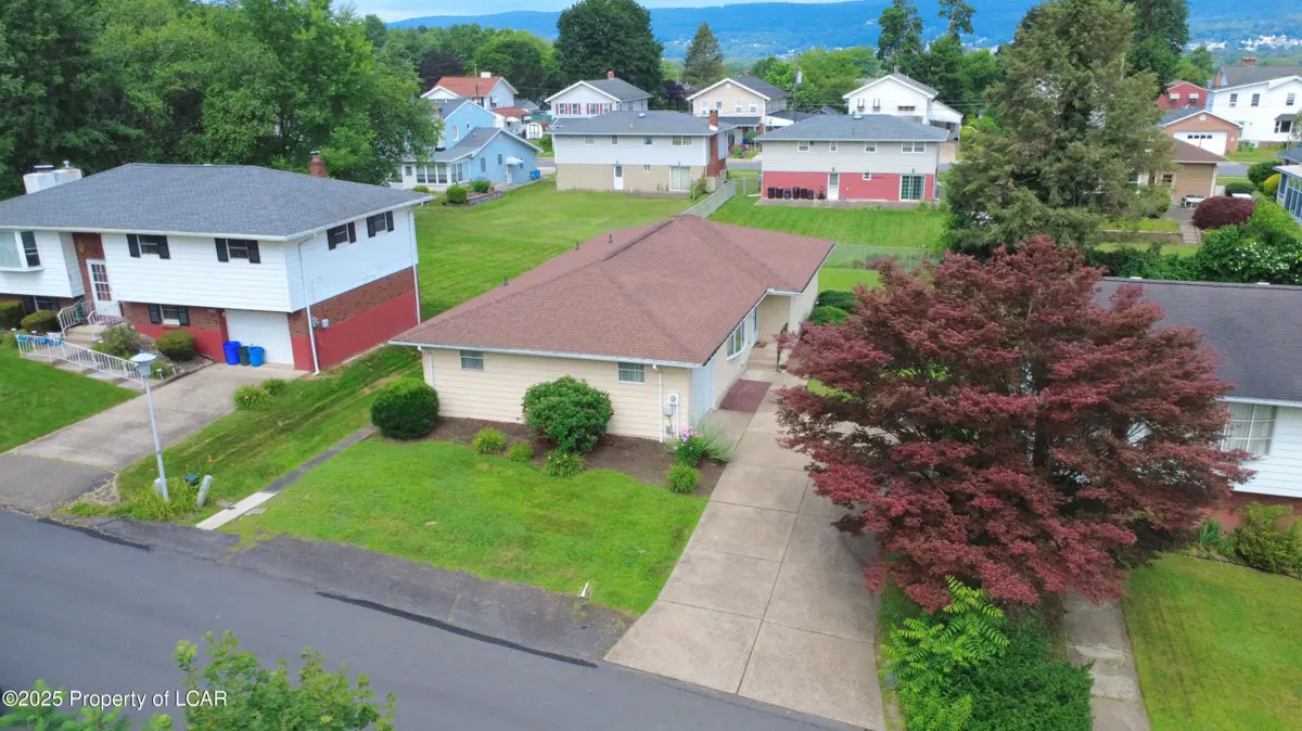 266 Inman Avenue, Hanover Township in Hanover Township