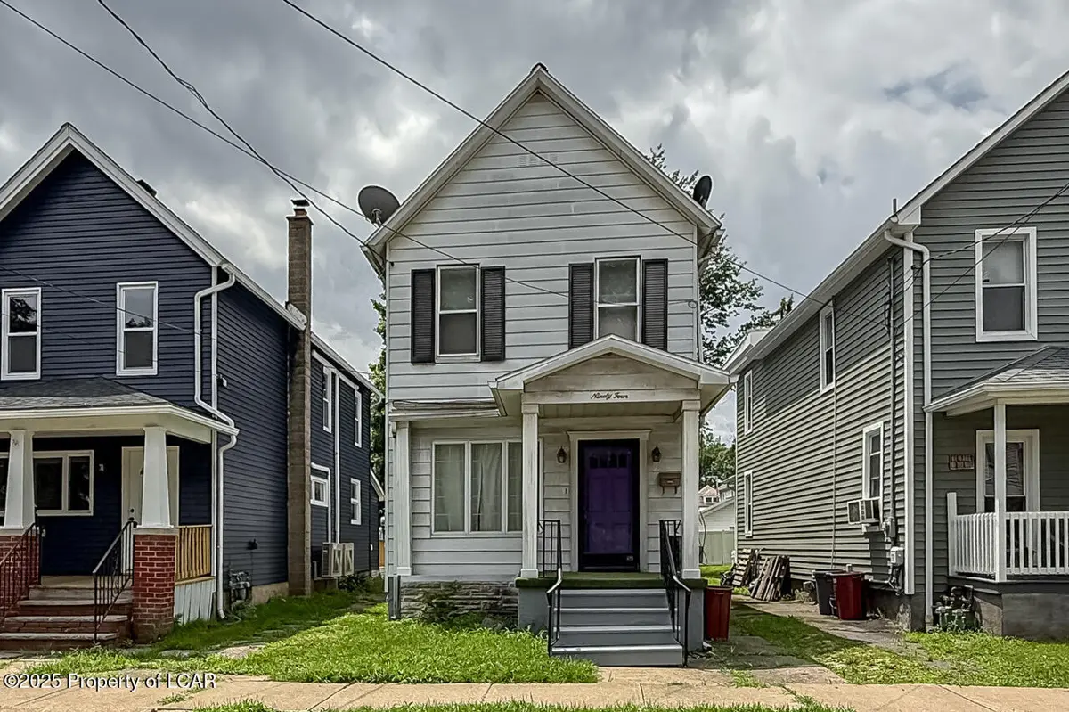 94 W Walnut, Kingston in Kingston