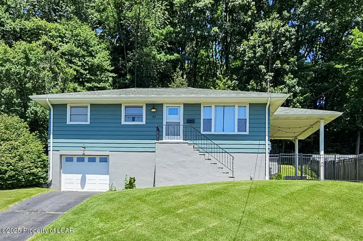87 Maple Lane, Pittston in Pittston