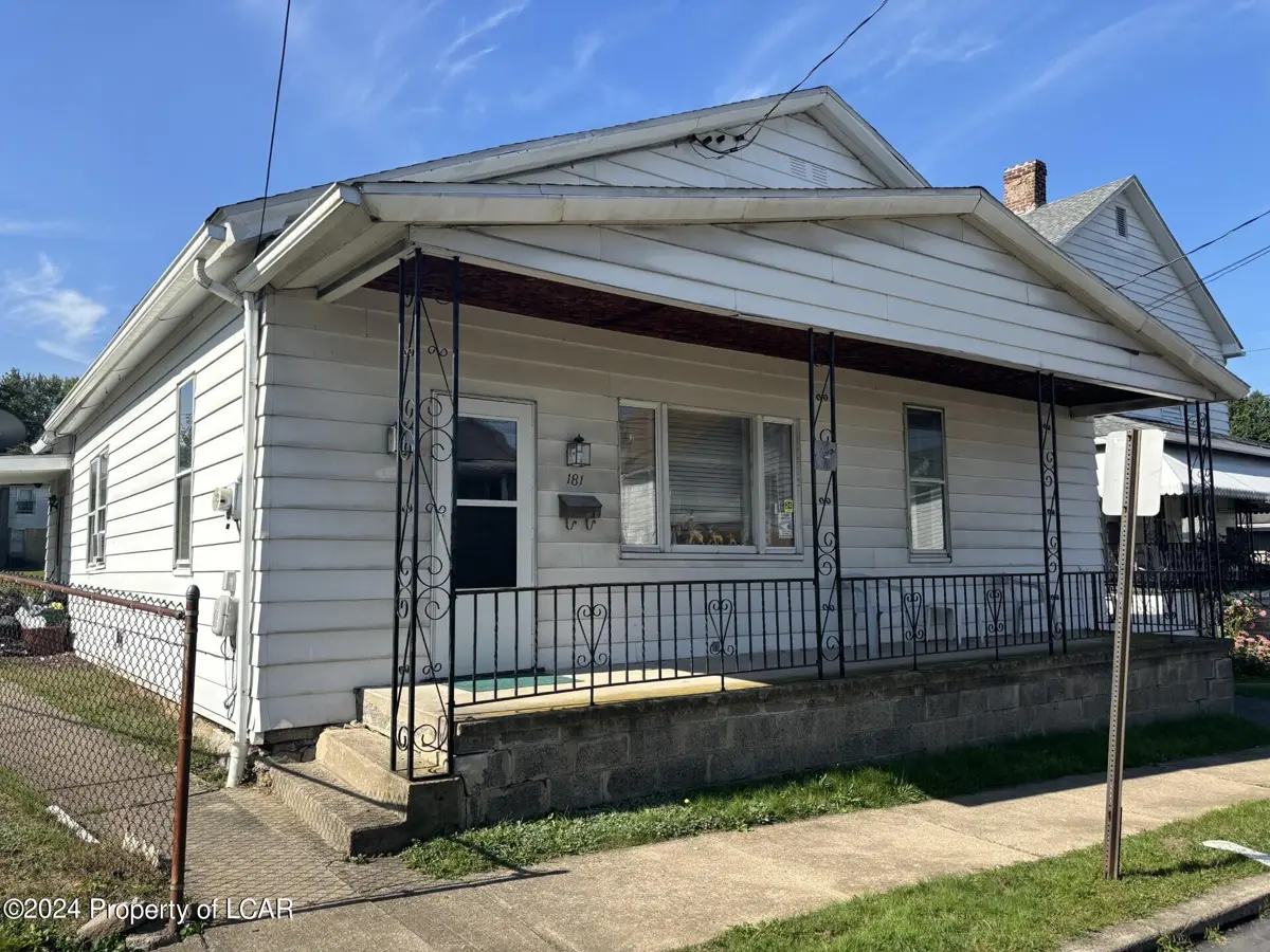 181 E Railroad Street, Pittston in Pittston