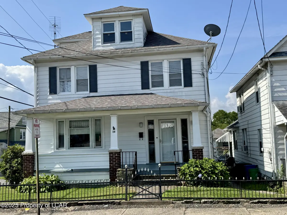 39 Miner Street, Plains in Plains