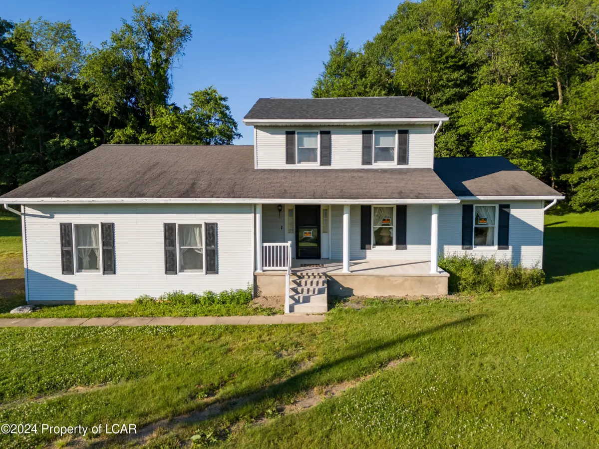 660/690 Hill Lane, Larksville in Larksville
