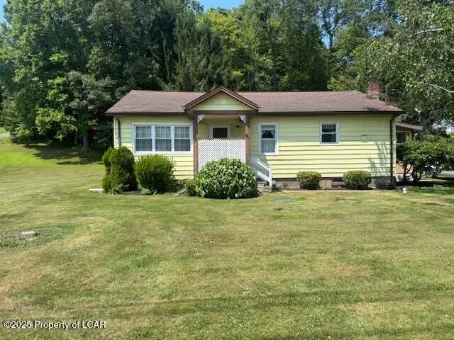 5842 Main Road, Hunlock Creek in Hunlock Creek