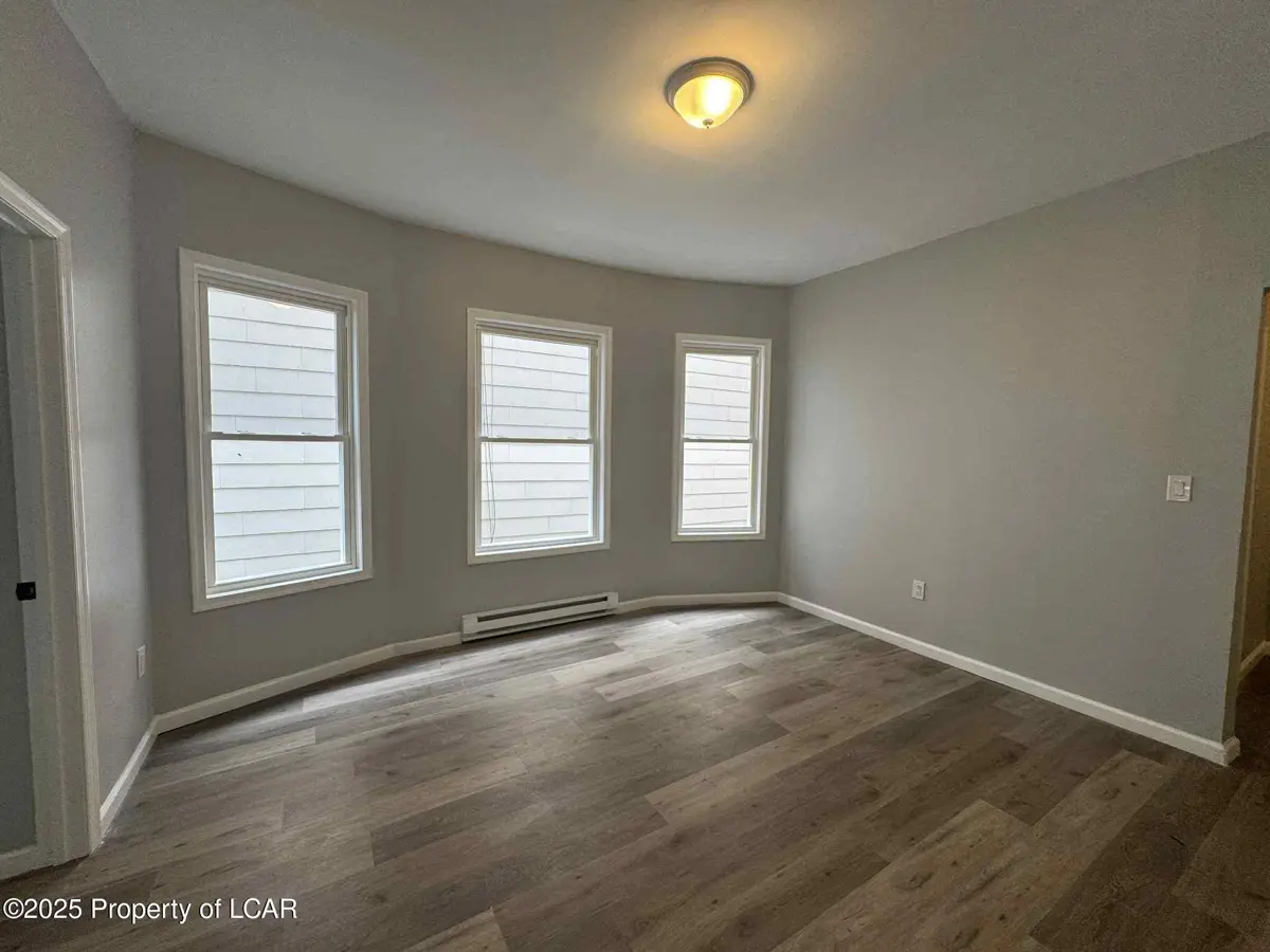829 Monroe Ave 1L, Scranton in Scranton