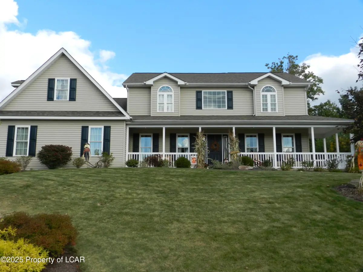 45 Fieldstone Way, Mountain Top in Mountain Top