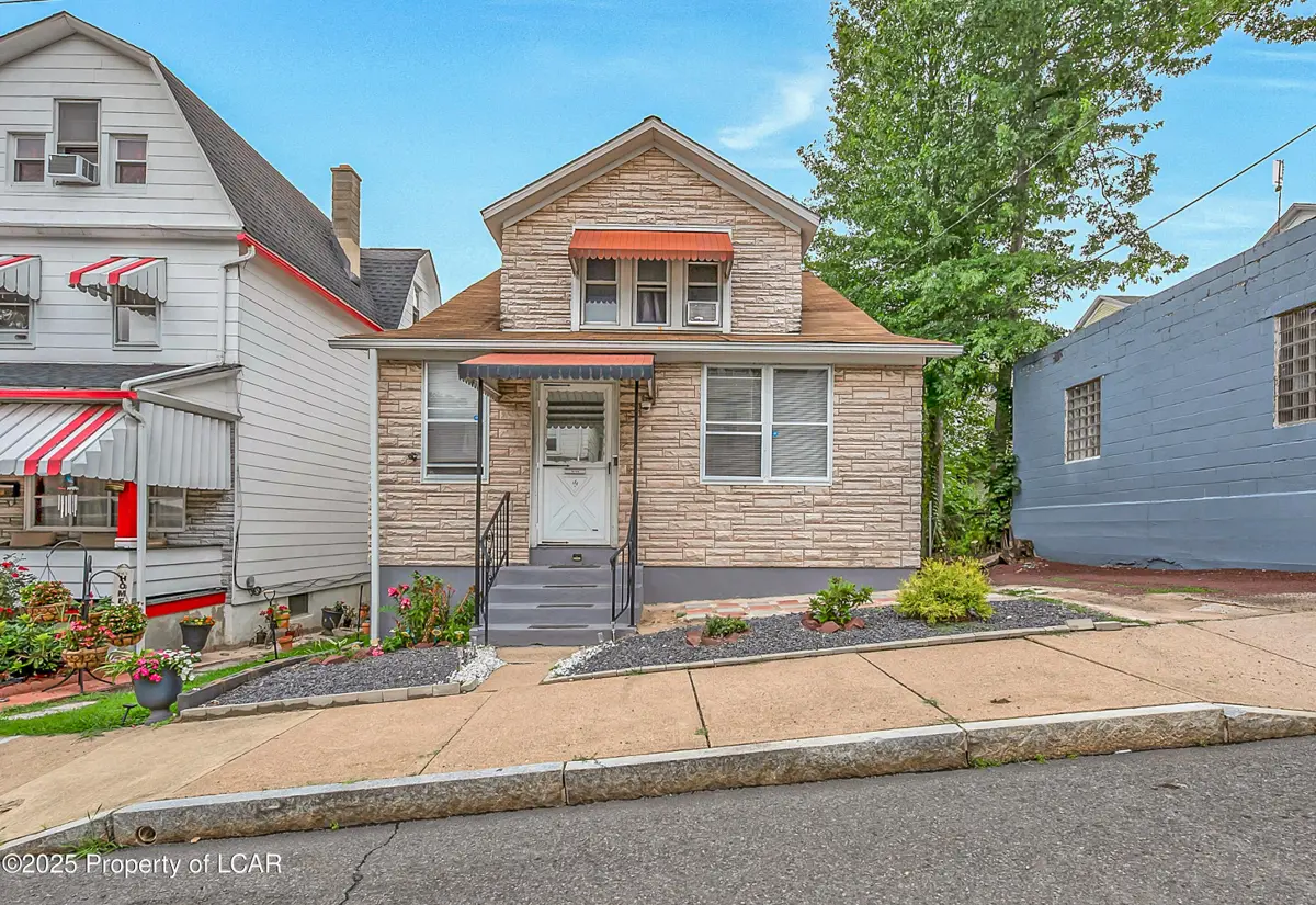 184 Andover Street, Wilkes-Barre in Wilkes-Barre