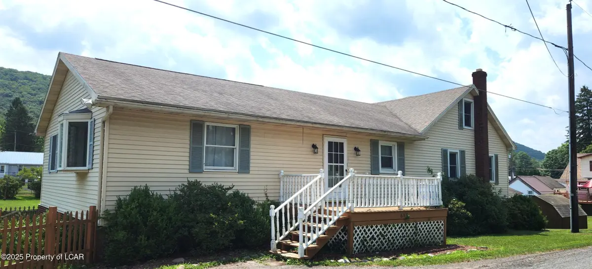 613 HAZLE Street, Weston in Weston
