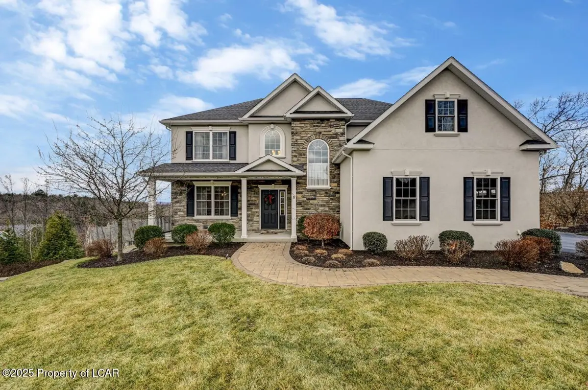 8 Somerset Close, Moosic in Moosic
