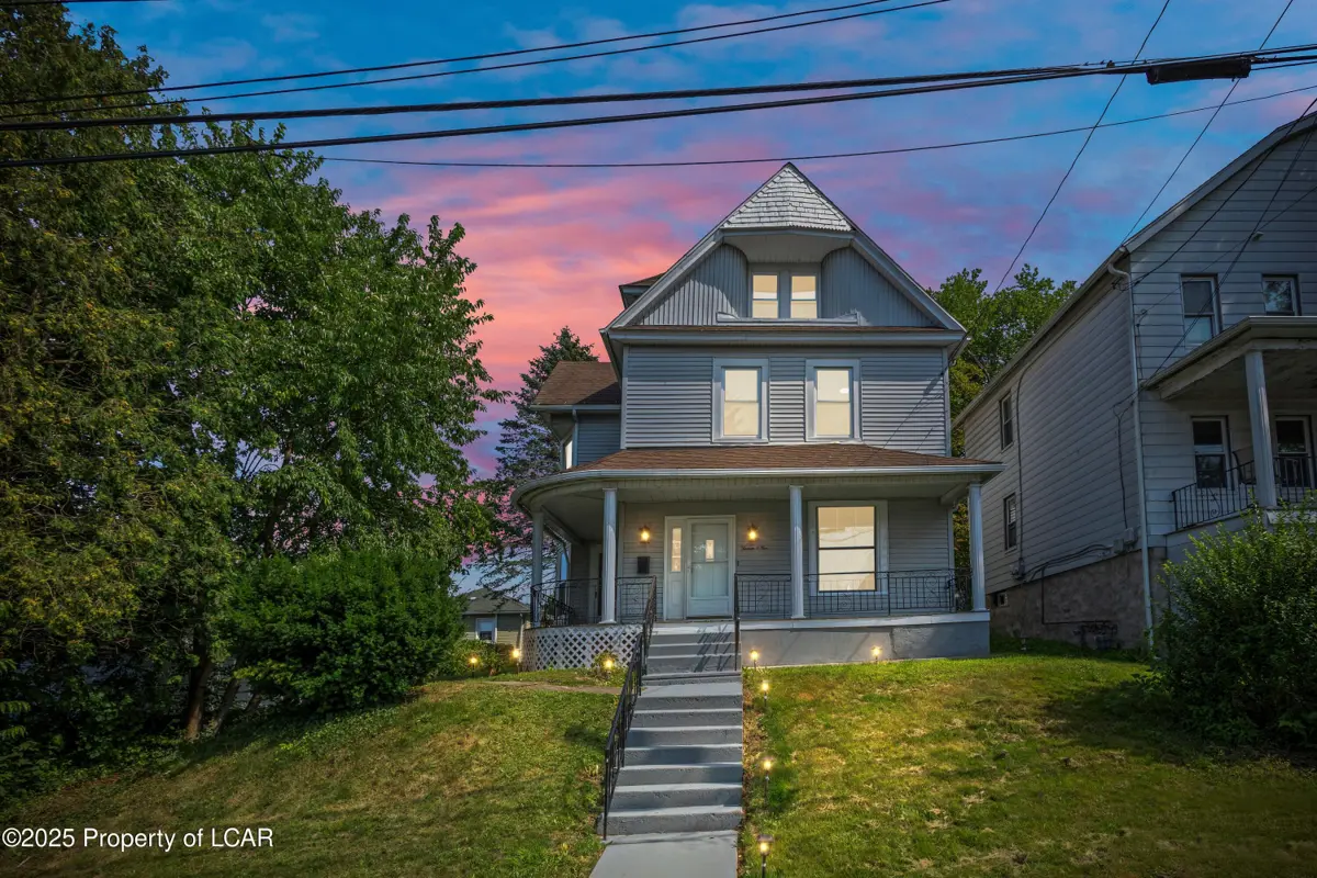 1305 S Irving Avenue, Scranton in Scranton