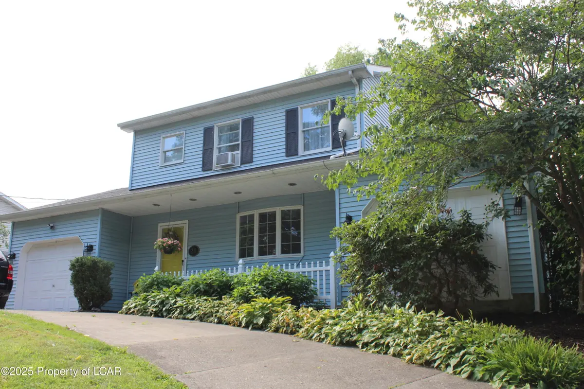 21 Circle Drive, Hanover Township in Hanover Township
