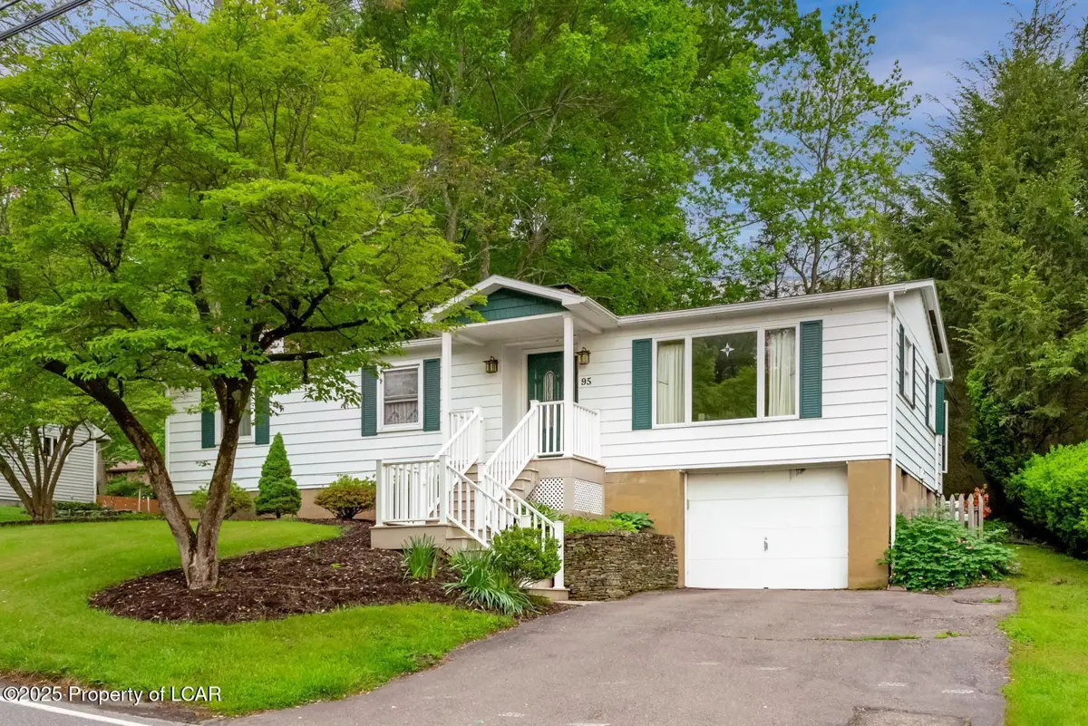 95 W Mt Airy Road, Shavertown in Shavertown