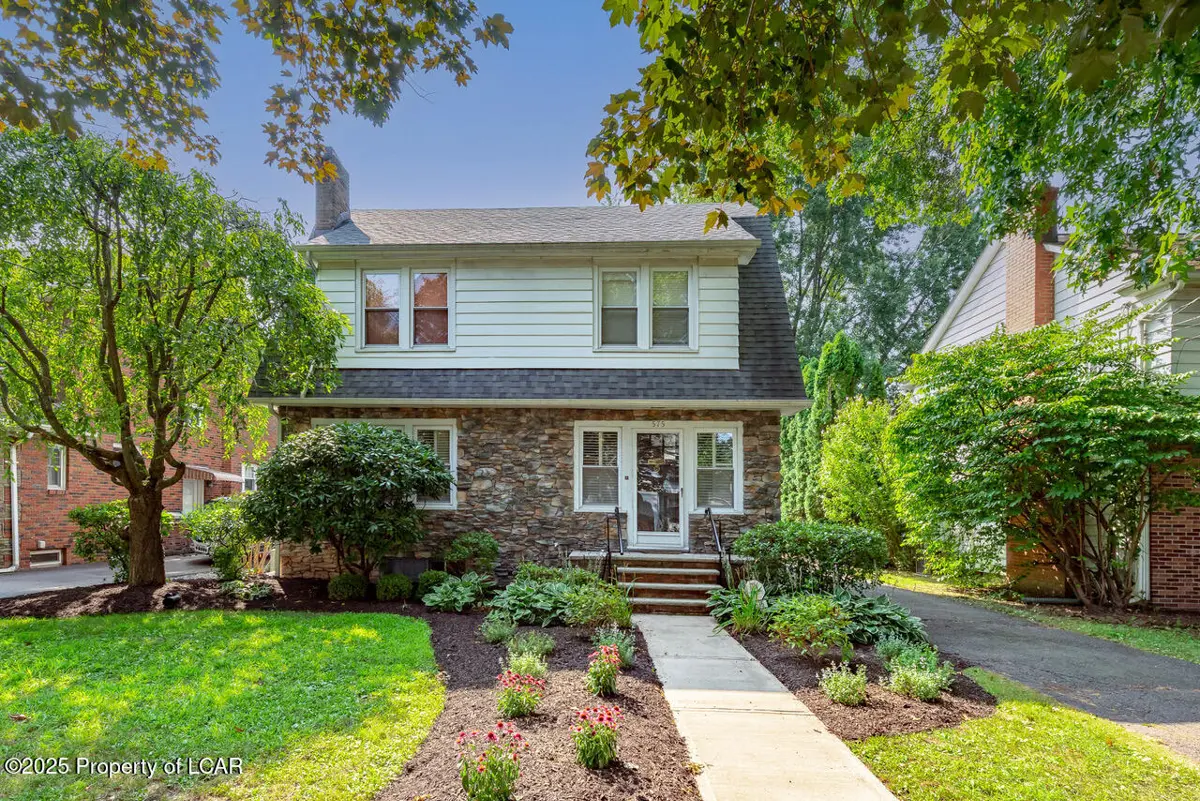 575 Meadowland Avenue, Kingston in Kingston